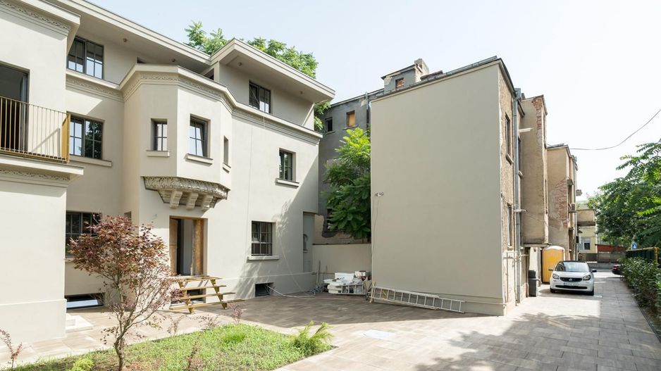 O BIJUTERIE ASCUNSA IN CENTRUL BUCURESTIULUI - Poză 1