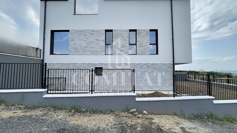 Casă individuală cu panoramă spre oraș zona de case și vile - Poză 4