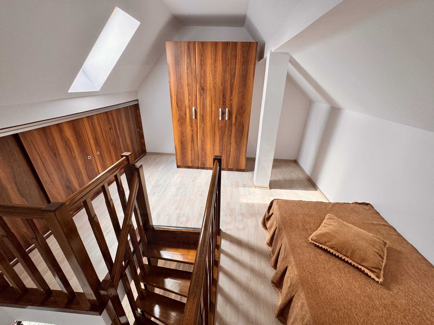 Apartament modern 3 camere 80 mp utili parcare in curte Ultracentral - Poză 8