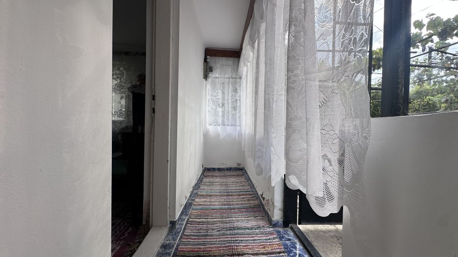 Vanzare case și anexa, teren 790 mp – ideală pentru familie -Doicesti - Poză 24