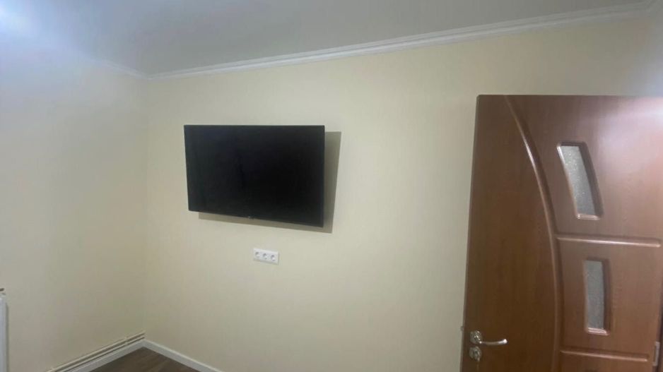 Apartament 2 camere etaj 2/4 Carpați 1 - Poză 3