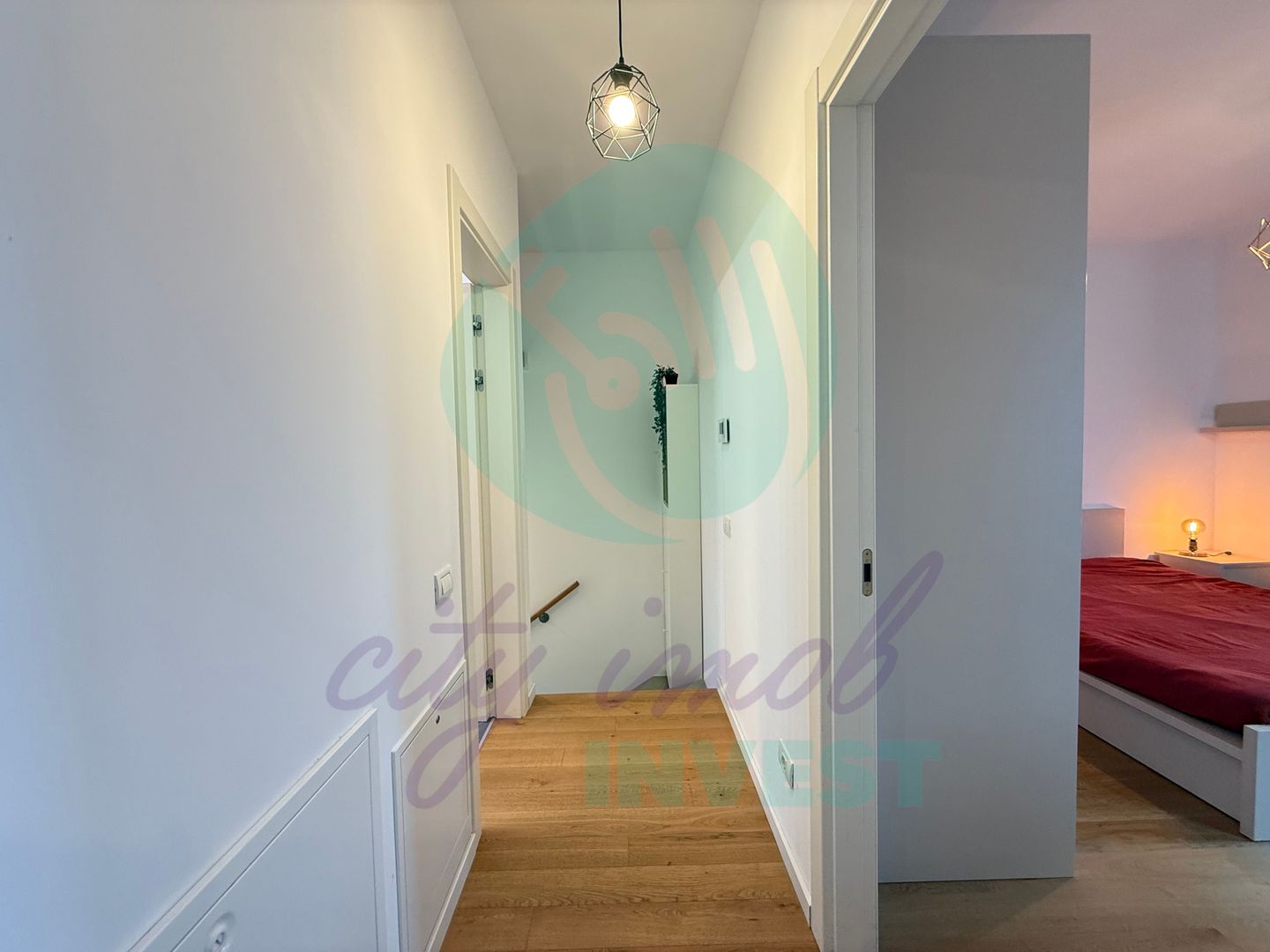 Apartament cu 2 camere, tip duplex, cu design industrial și personalitate - Poză 10