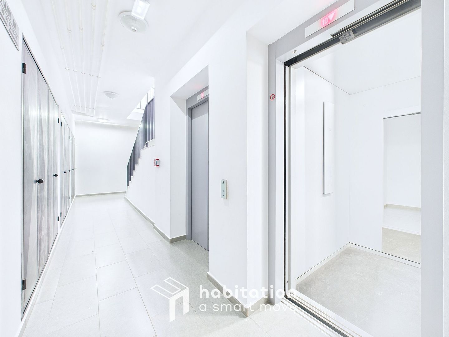 Apartament elegant si vibrant, vedere panoramicǎ ,zona Lipovei- Padure - Poză 28