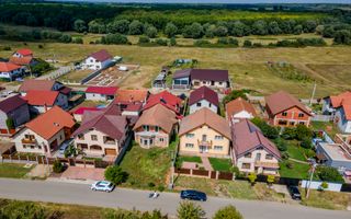 Casă la roșu în Zădăreni - Poză 5