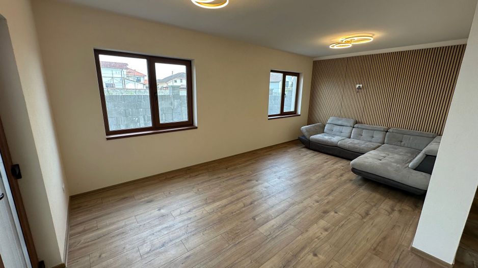 Duplex cu camera pe parter - Poză 9