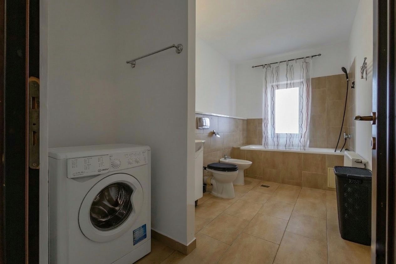 Casă cu 4 dormitoare în Ronaț | 181 mp utili | Garaj | Teren 345 mp - Poză 14