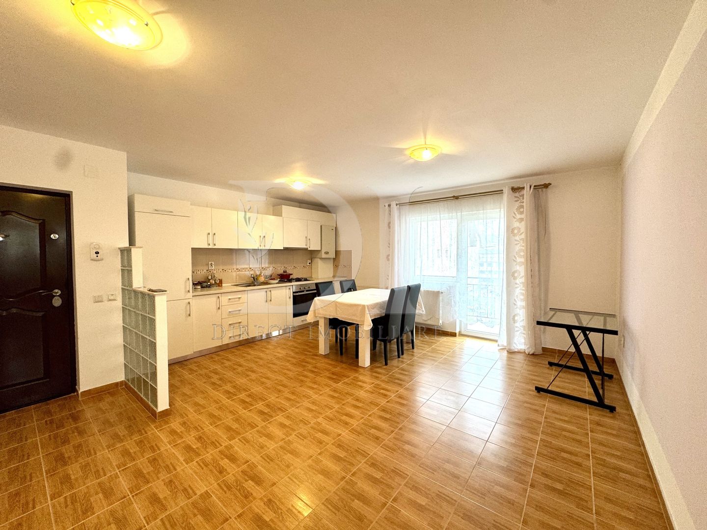 Apartament doua camere / Parcare / Zona Eroilor - Poză 1