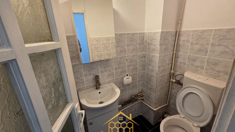 Apartament 3 Camere Decomandat - Spatios - in Zona 1 Mai - Poză 13