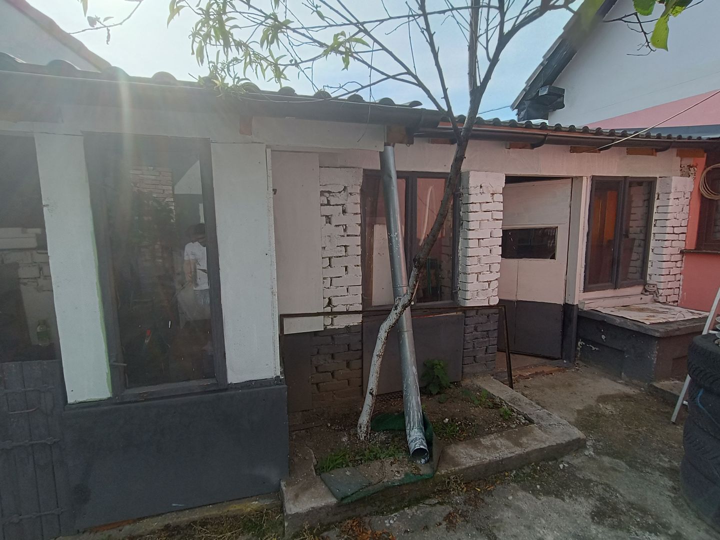 Casă de vanzare cu 4 camere 107 mpu pivnita anexe curte gradina Sebes - Poză 13