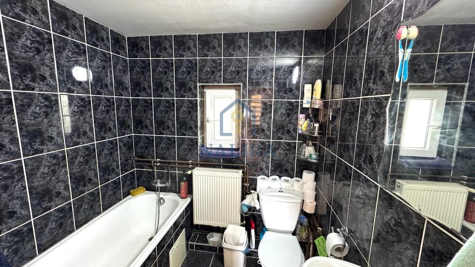 Casa spatioasa cu zona amenajata pentru ferma Cicarlau - Poză 19