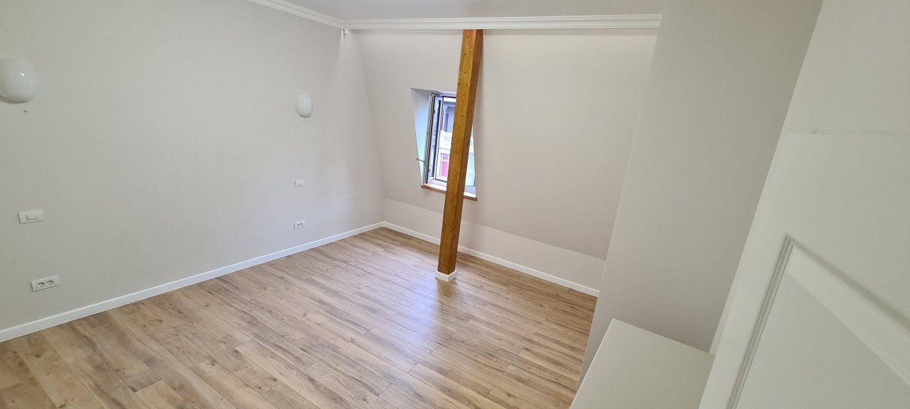 Bulevardul Dacia - Piata Romana | 4 Camere | 2 Bai | Parcare - Poză 11