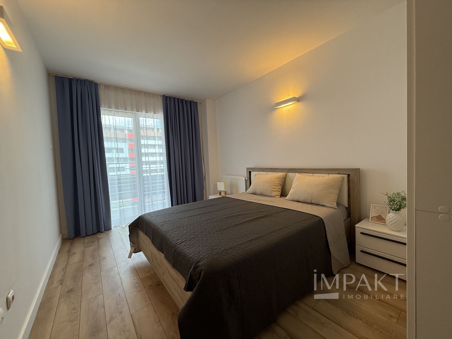 Penthouse pe doua niveluri cu 5 camere in cartierul Buna Ziua! - Poză 12