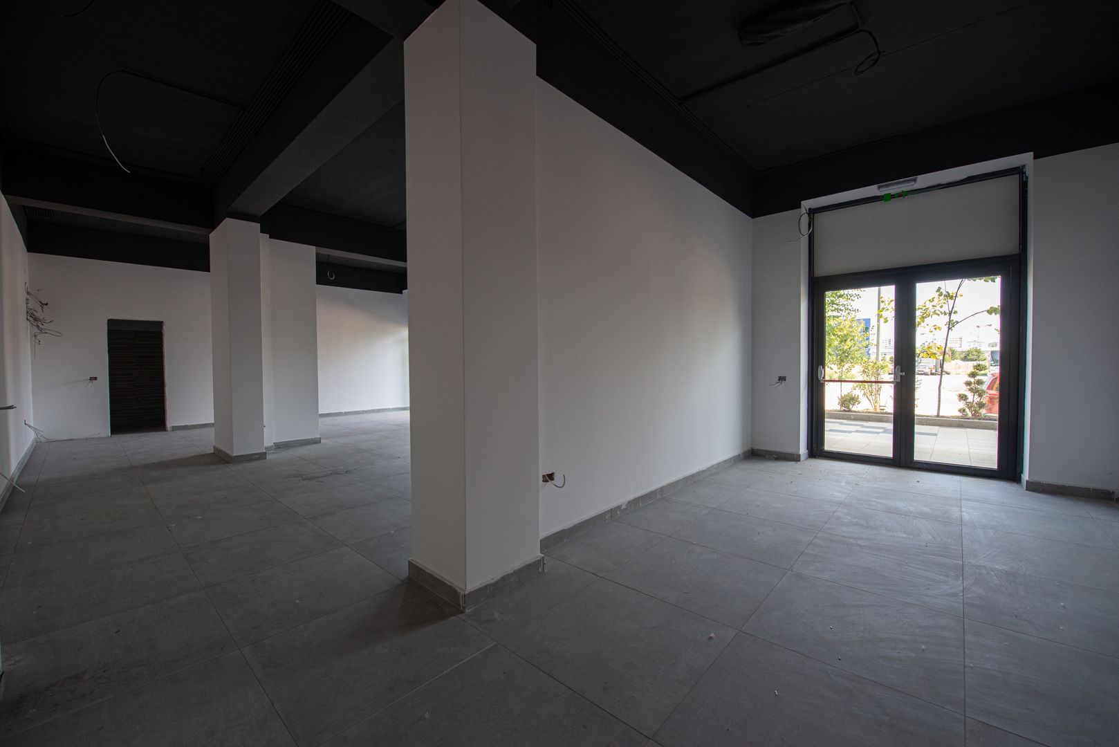 Spatiu comercial de inchiriat 86mp cu vitrina Militari - Poză 12
