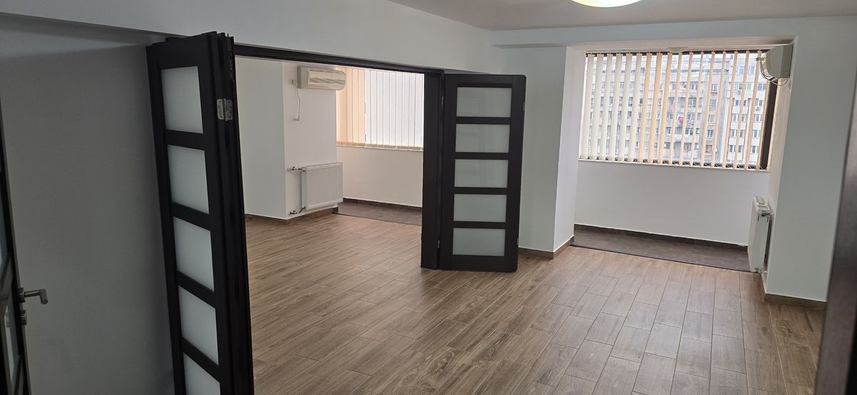 Apartament luminos bulevardul Decebal/Piața Muncii - Poză 1