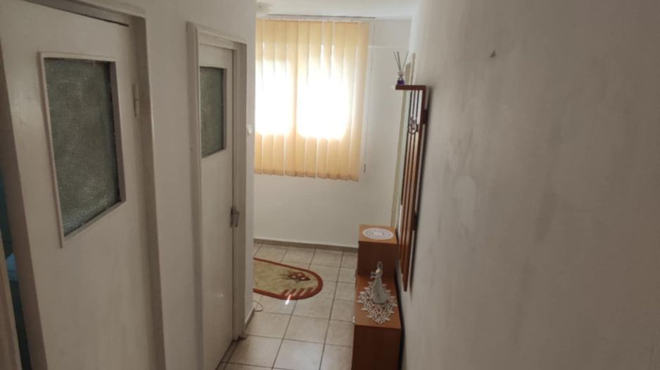De vanzare apartament 2 camere - Poză 8