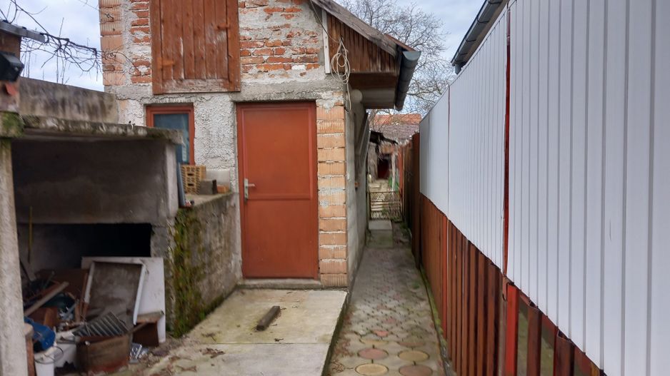 BRASADAS vinde casa 2 cam cu etaj 6 ari zona Bercu Rosu. - Poză 9