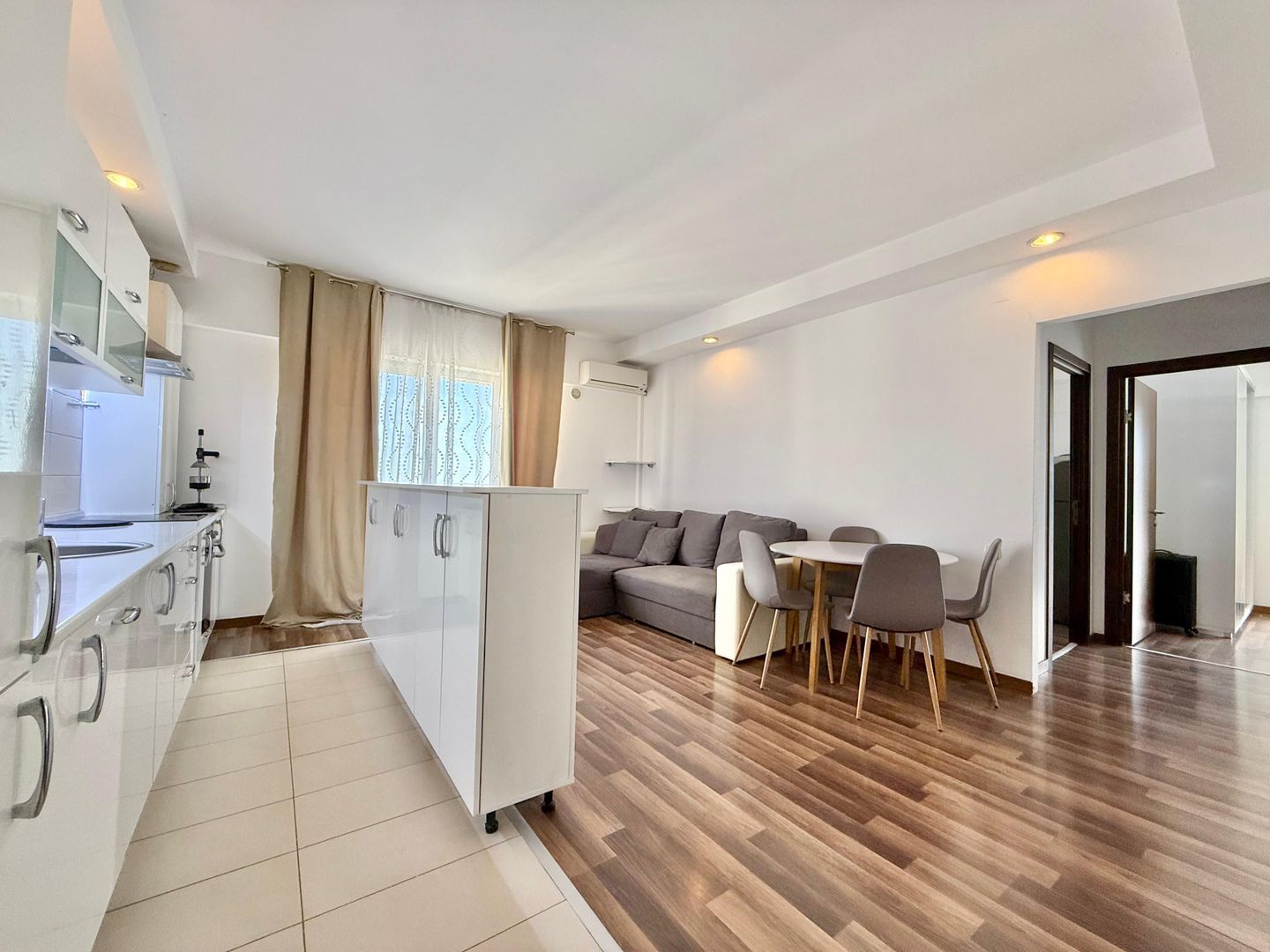 COSMOPOLIS - Apartament cu 3 camere, mobilat si utilat. - Poză 6