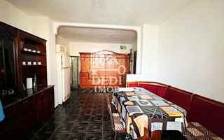 Apartament 3 camere de vanzare in zona Rogerius, Oradea - Poză 8