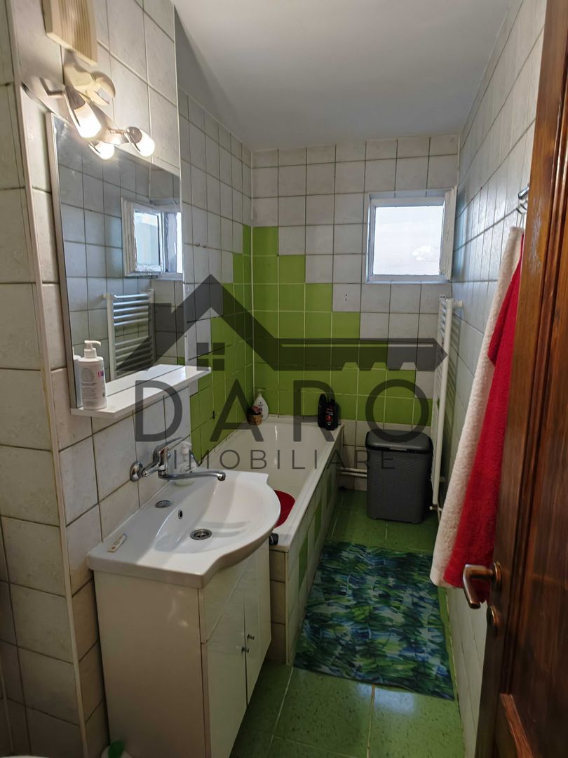 Vand apartament 3 camere - Poză 8