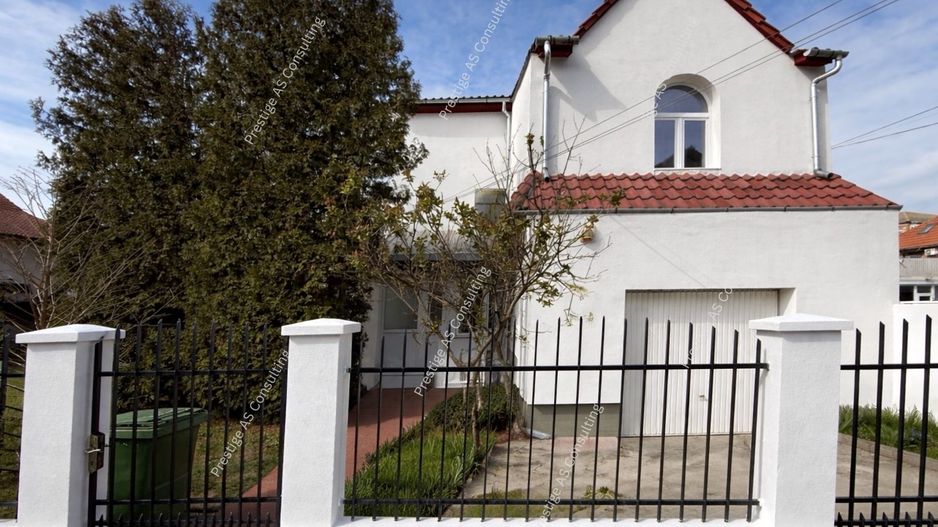 Vila individuala renovata complet | 6 camere | 500 mp teren | Str Jean Monnet - Poză 1