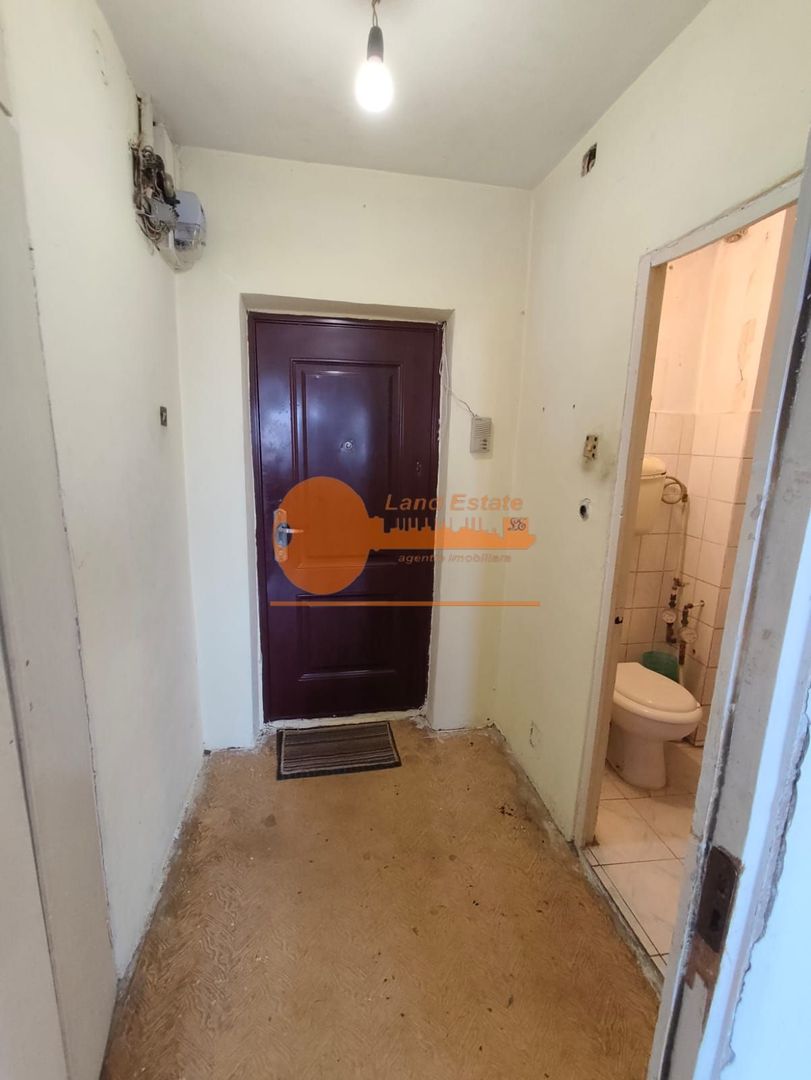 Garsoniera Gorjului-Bloc mixt(200 m metrou-1981) - Poză 4