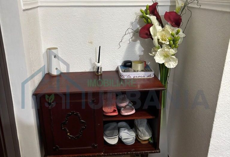 Inchiriez apartament 3 camere decomandat in zona Canta / bariera Comat - Poză 2