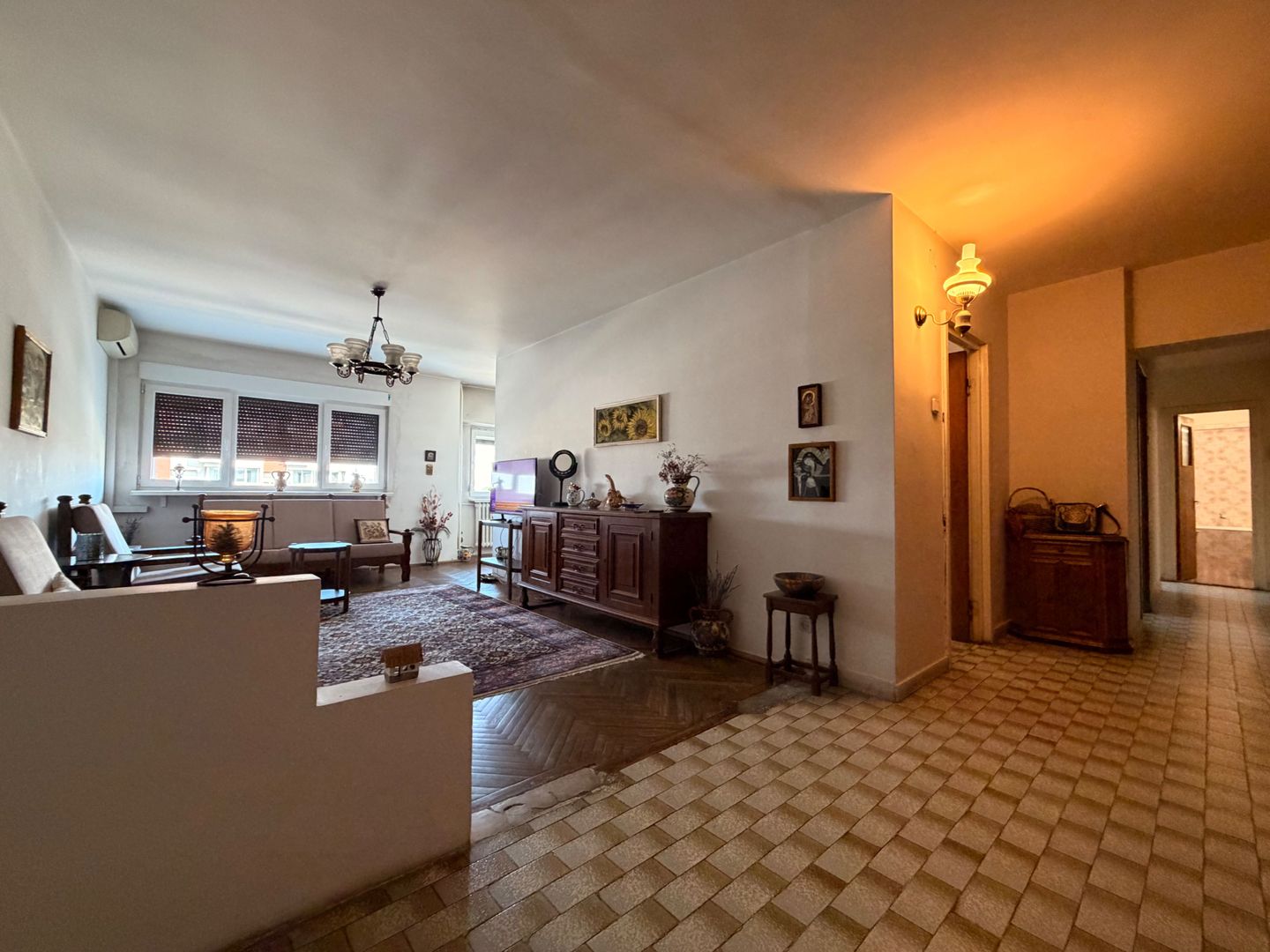 APARTAMENT 4 CAMERE | MIHALACHE | BLOC 84' - Poză 3