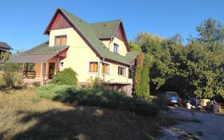 Casa familiala pe 25 de ari de teren - Poză 1