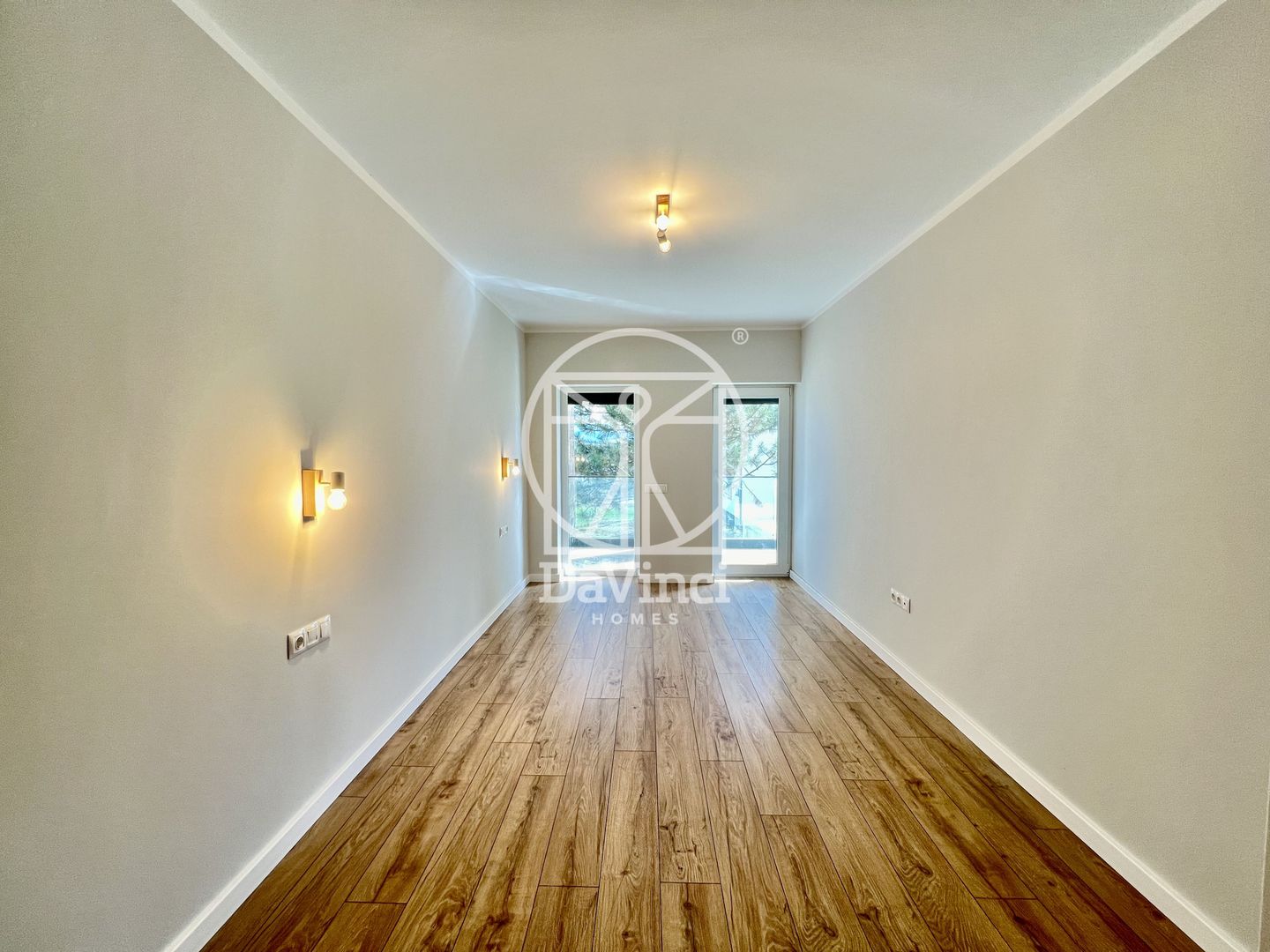 Apartament 3 camere, finisat la cheie, aer conditionat -  etaj 1 - - Poză 1