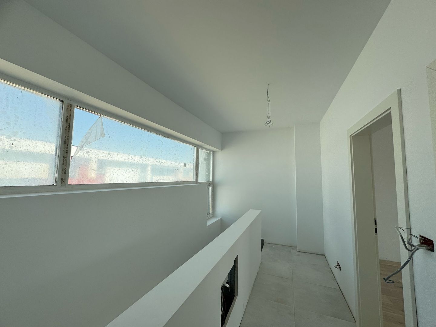 Townhouse modern cu grădină privată într-un cartier verde și sigur - Poză 3