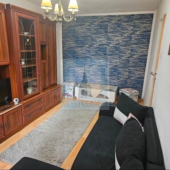 Garsonieră decomandată, etaj parter- Astra - Poză 2