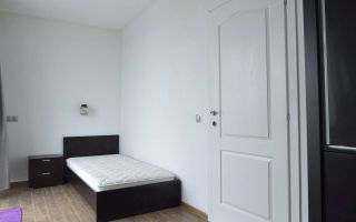 Casa cuplata cu 6 camere si curte in cartierul Intre lacuri. - Poză 17