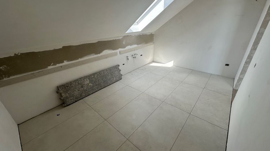 Apartment bloc nou cu lift si loc de parcare inclus - Poză 9