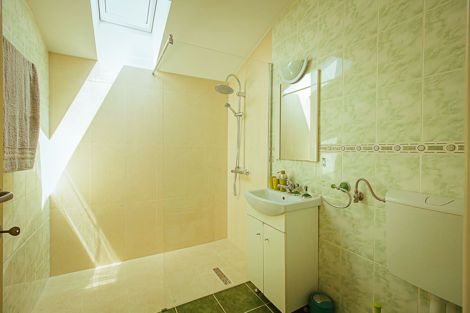 Exclusivitate - Sanpetru, casa cu priveliște deosebită - Poză 8