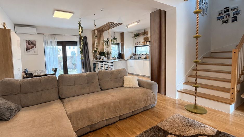 Casă modernă premium utilata 125 mp utili teren 250 mp Cristian - Poză 2