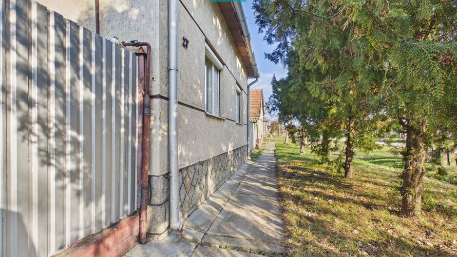 Casă cu 3 camere și teren generos în Battonya - Poză 10