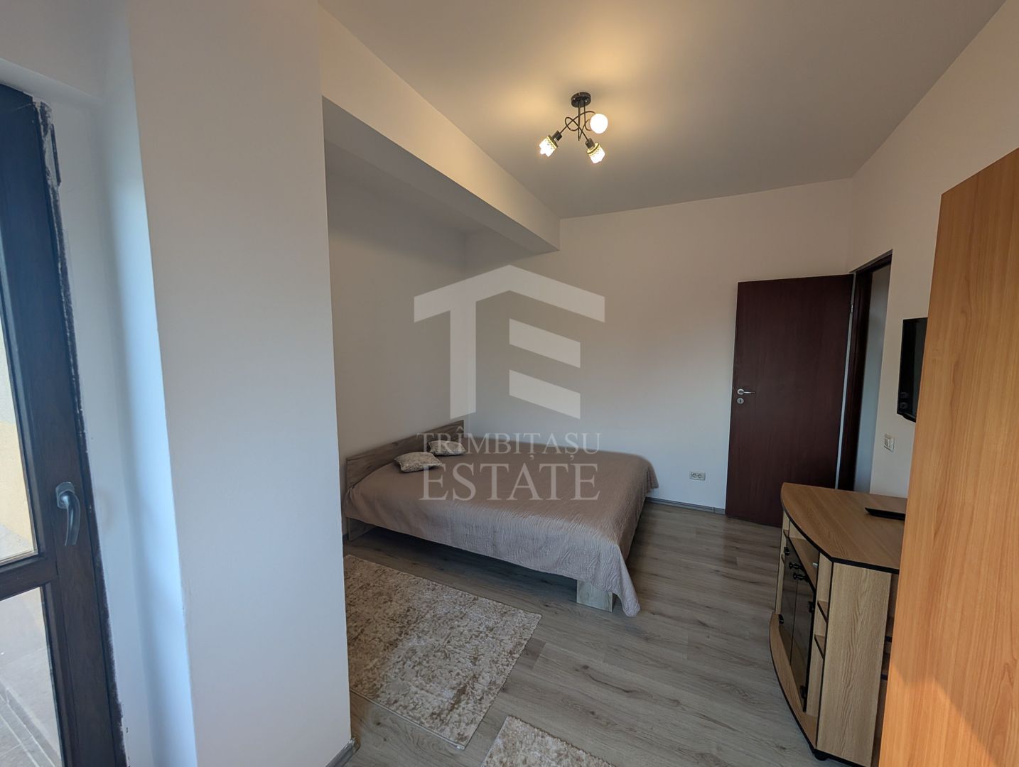 Garsonieră modernă 30 mp, Str. Cooperativei, cu balcon și parcare - Poză 2
