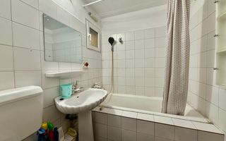 Decomandata, bloc 1982, aproape de metrou - Poză 5