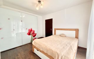 1/2 Duplex - Giroc - zona Planetelor - 4 camere | Poarta electrica - Poză 3
