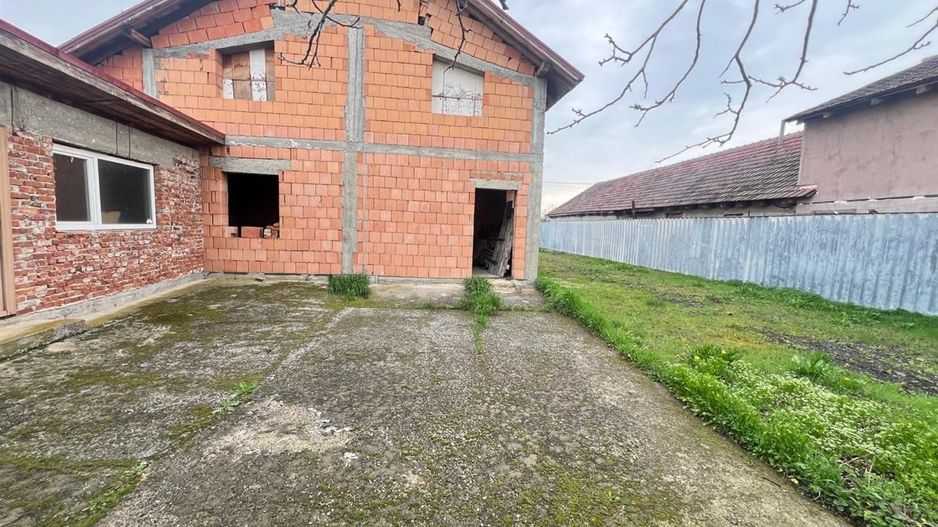 casa la rosu P+M 129 mp ULIUC - Poză 1