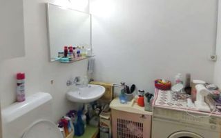 Apartament cu trei camere,  zona Racadau ,83 mp , etaj intermediar - Poză 8