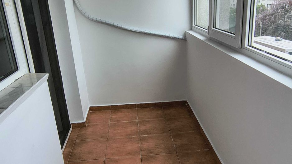 De inchiriat 60mp 2 camere apt modern in 1 Mai - Poză 8