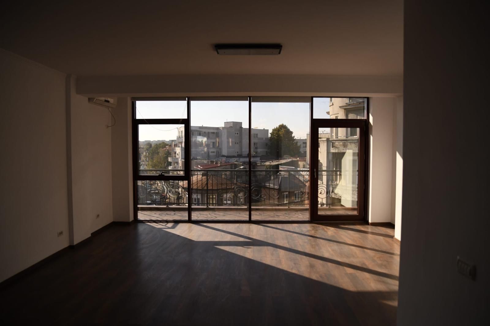 Apartament superb de inchiriat zona Cotroceni - Poză 1