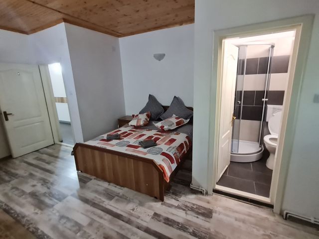 In inima muntelui! Vanzare pensiune in Moroeni-Jud Dambovita - Poză 5