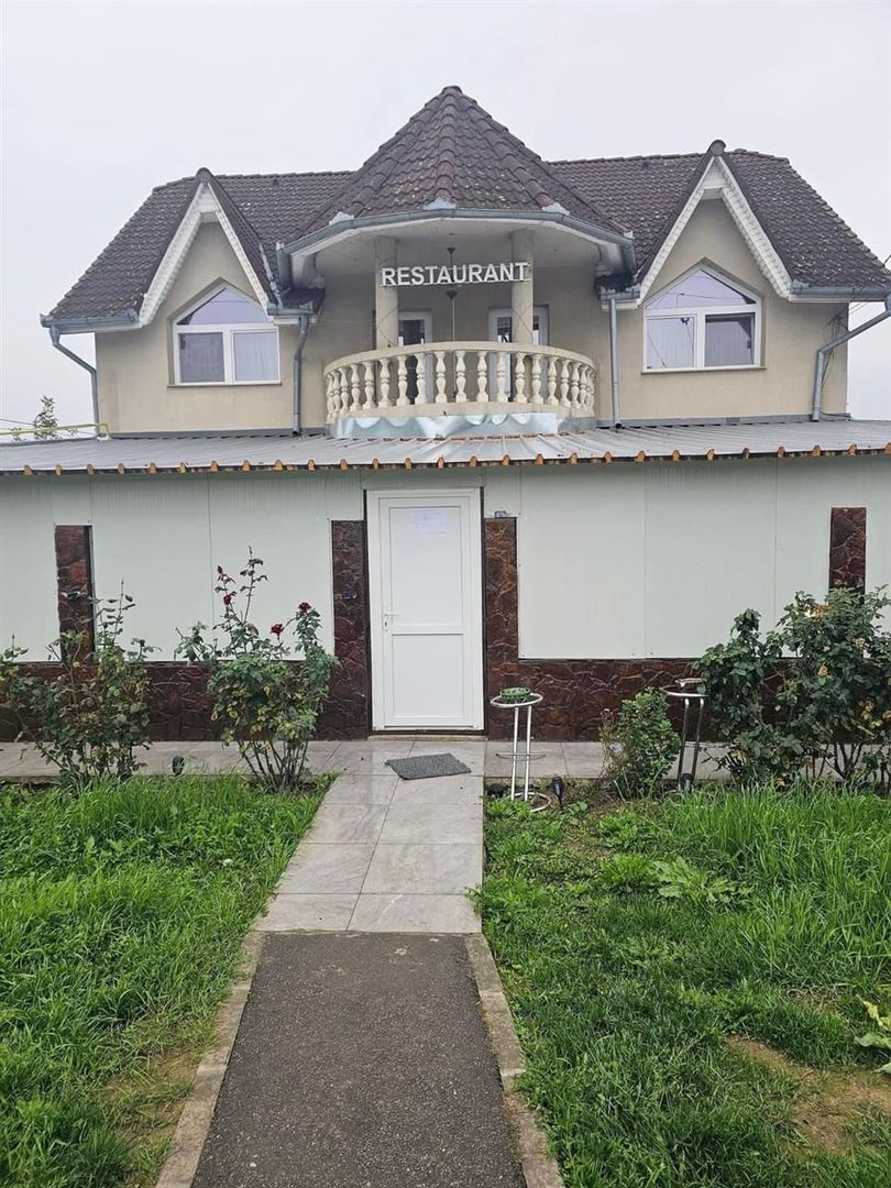 Restaurant + Pensiune in IOSIA P+M - Poză 1