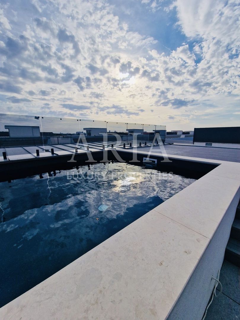 LUXURY SMART VILLA - ROOFTOP POOL - FIRST RENT - Poză 1