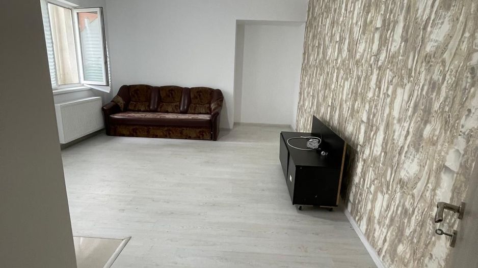 Apartamament 3 camere Grand Arena,centrala proprie/renovat - Poză 1
