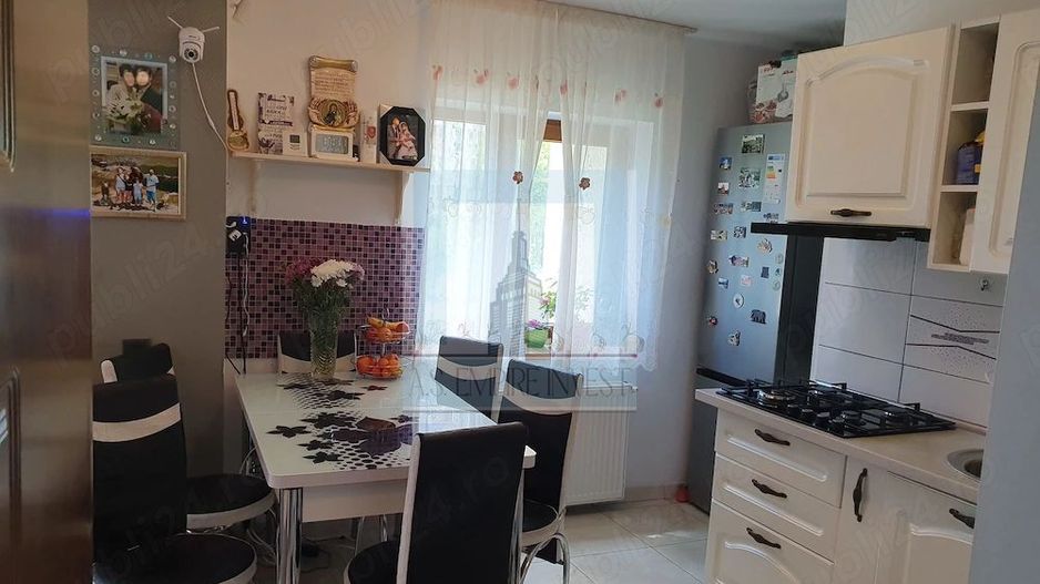 Apartament decomandat, 4 camere, etaj 1/ 4 , cartier Noua - Poză 8