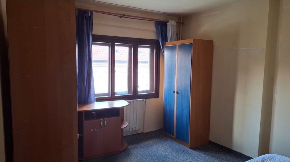 Dorobantilor | 3 camere | etaj 1 | centrala proprie | necesită renovare - Poză 5