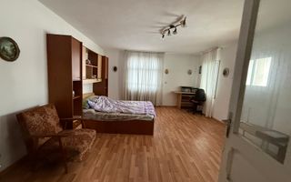 Proprietate de vânzare cu două case | Teren 1.500 mp | Bivolărie - Poză 1